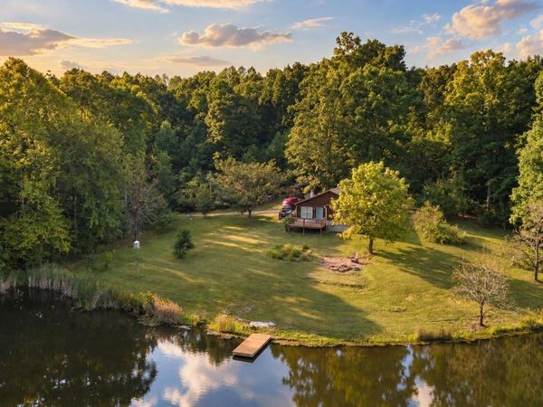 9055 W Rowland Road, Birdseye, IN 47513