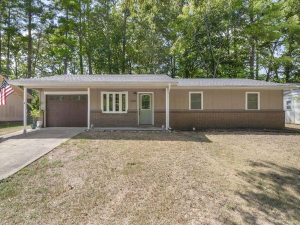 1200 Chris Drive, Benton, AR 72015