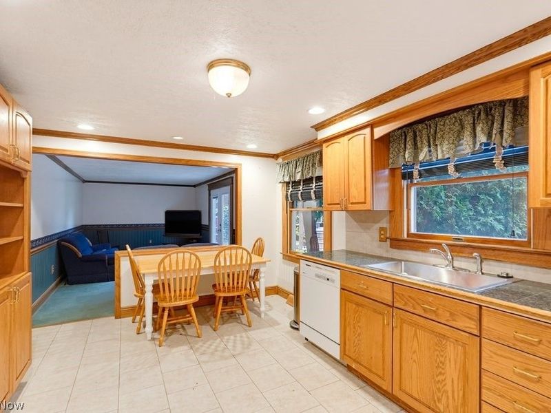 4209 Sunnyview Drive, Uniontown, OH 44685 Photo 9