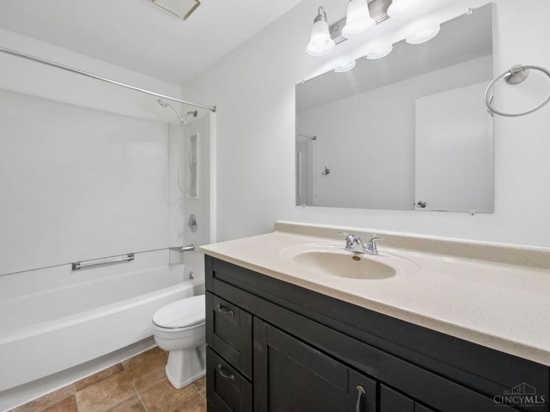 8062 Mill Rock Drive, West Chester, OH 45069 Photo 16