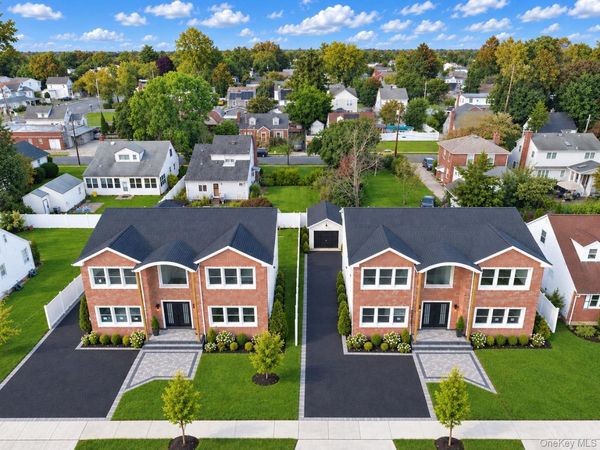 8 Fountain , Hicksville, NY 11801