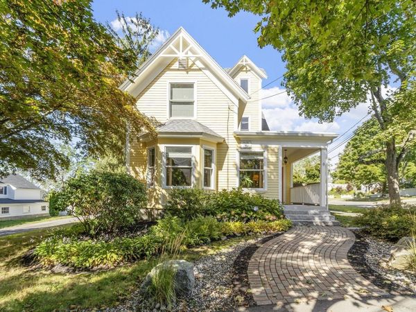 8 Winthrop St, Danvers, MA 01923