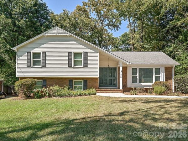 5936 Colchester Place , Charlotte, NC 28210