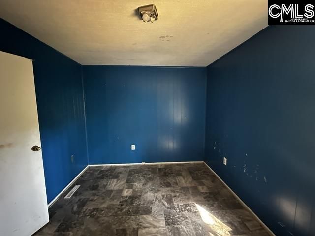 2503 Sycamore Drive  Photo 14