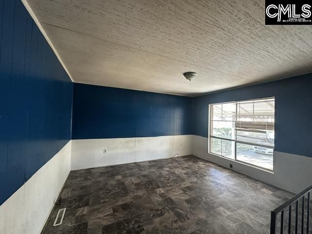 2503 Sycamore Drive  Photo 4