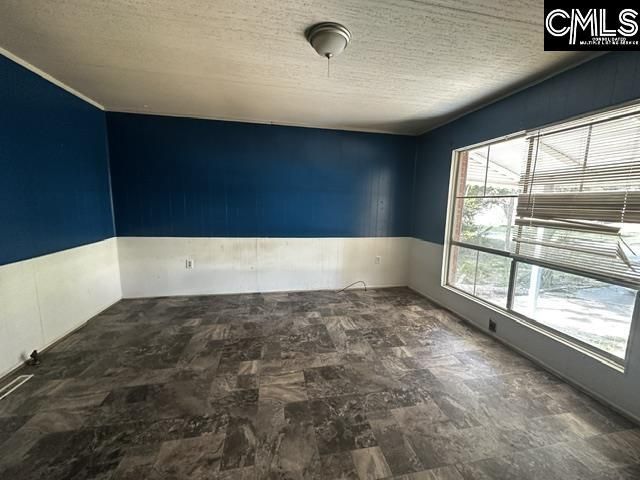 2503 Sycamore Drive  Photo 6