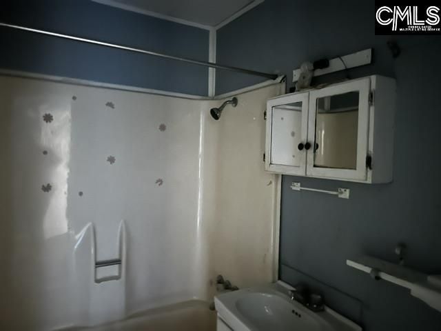 2503 Sycamore Drive  Photo 9