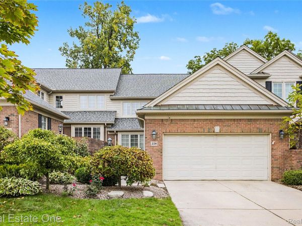 238 Harrington Drive, Troy, Mi 48098