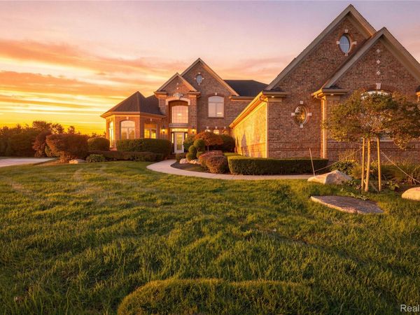 19344 River Valley Drive, Macomb Township, Mi 48044