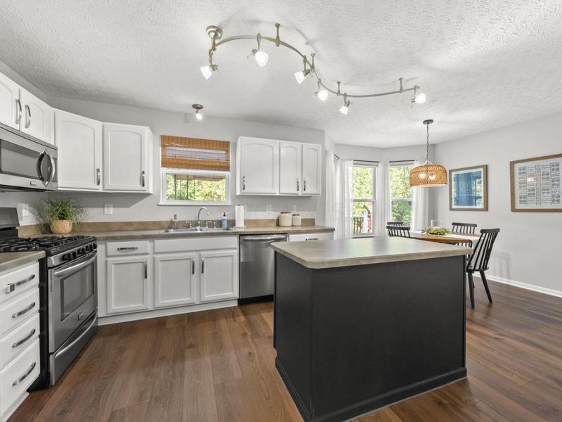 3002 Highwall Way, Columbus, OH 43221 Photo 8