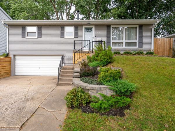 4629 11th Avenue D , Moline, IL 61265