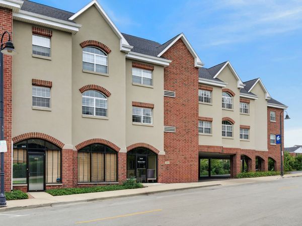 245 Burlington Avenue , Unit 201, Clarendon Hills, IL 60514