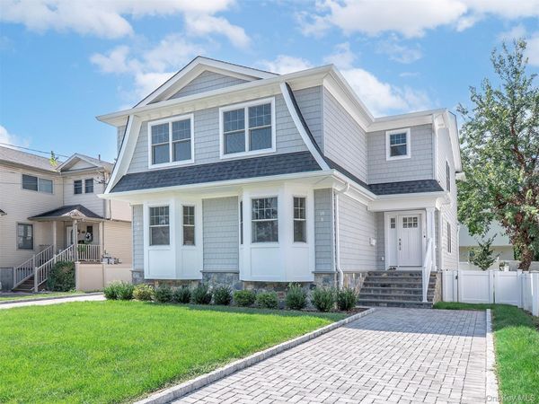 59 Edgewood Road, Unit B, Port Washington, NY 11050
