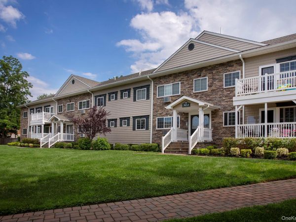 552 New Highway , Unit 2-1C, Hauppauge, NY 11788