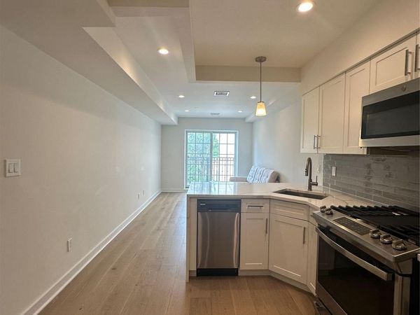 23-23 30th road , Unit 4F, Astoria, NY 11102