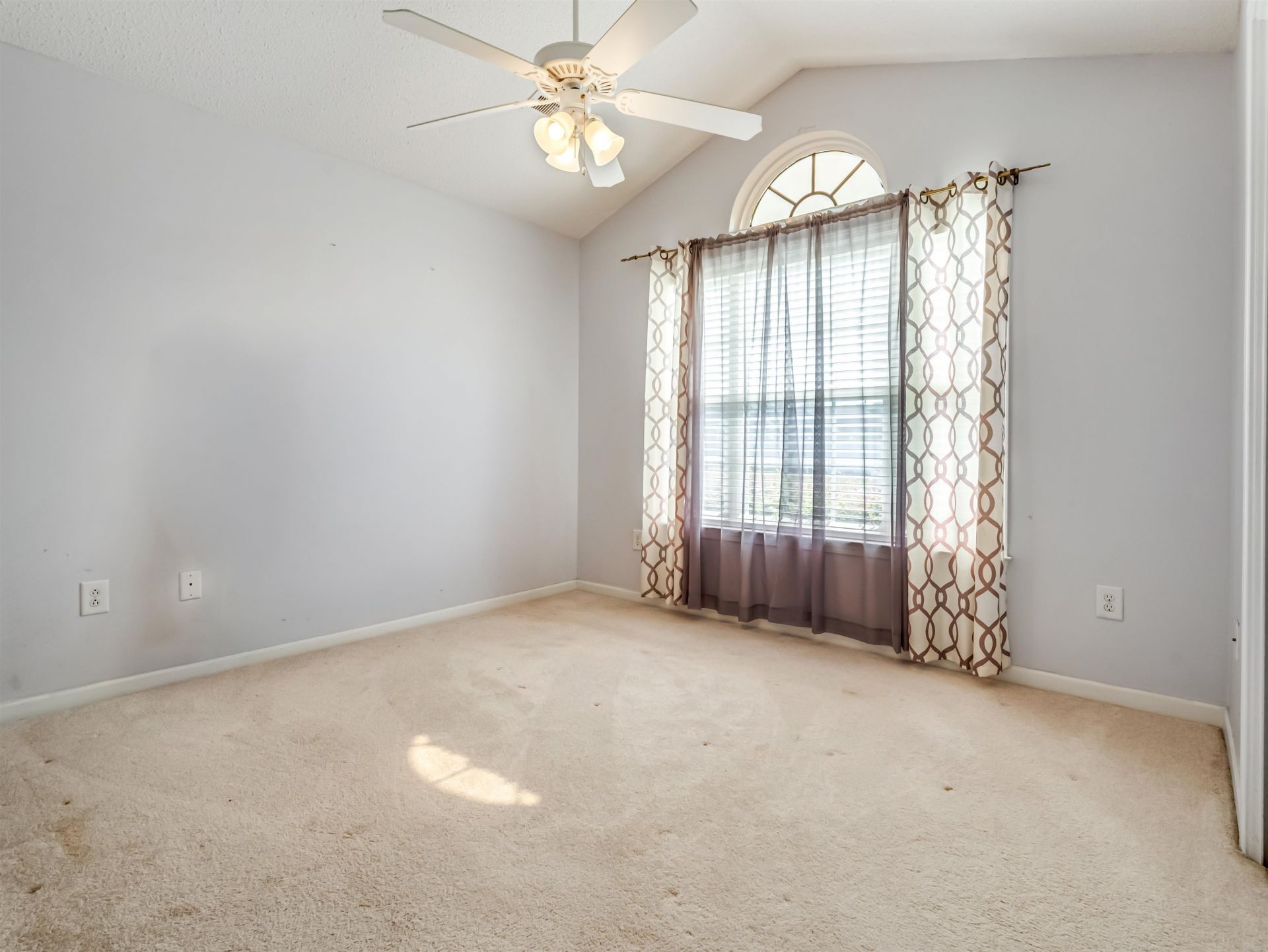 401 Barton Loop  Photo 20