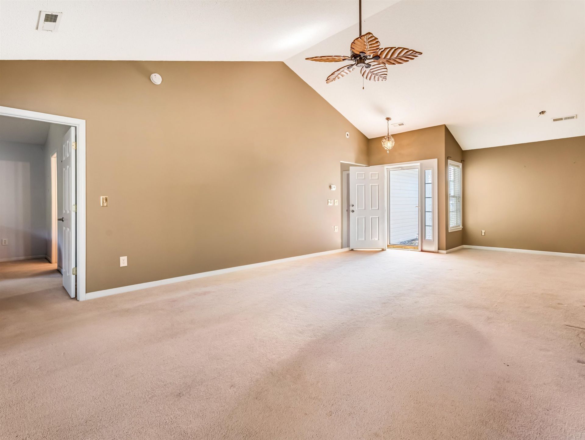 401 Barton Loop  Photo 6
