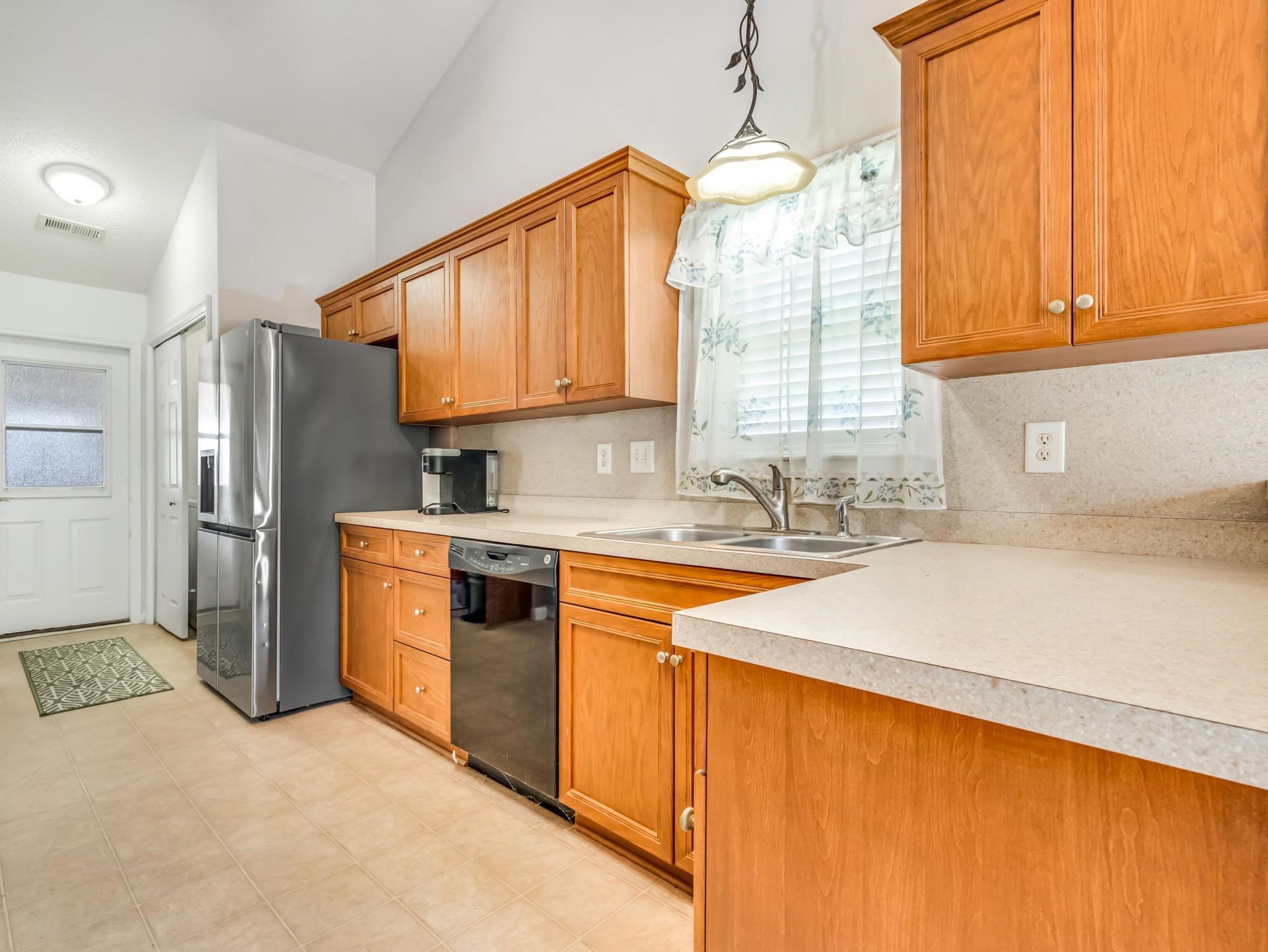 401 Barton Loop  Photo 9