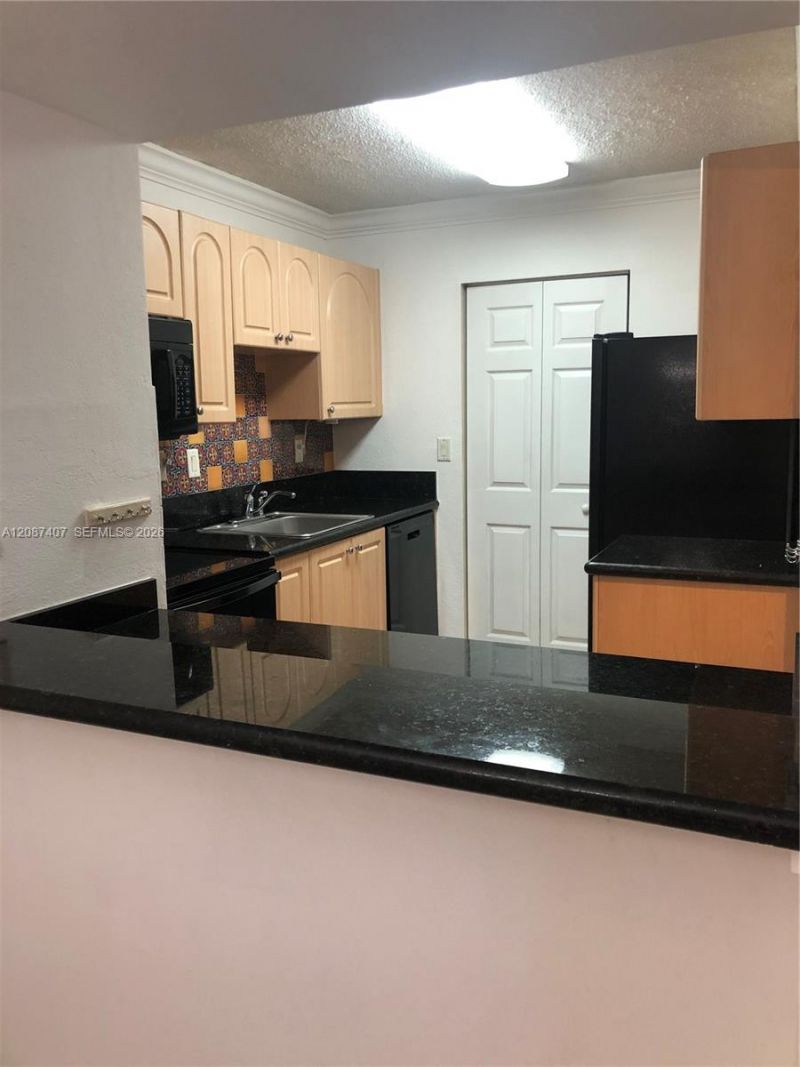 10755 SW 108th Ave , Unit 201, Miami, FL 33176 Photo