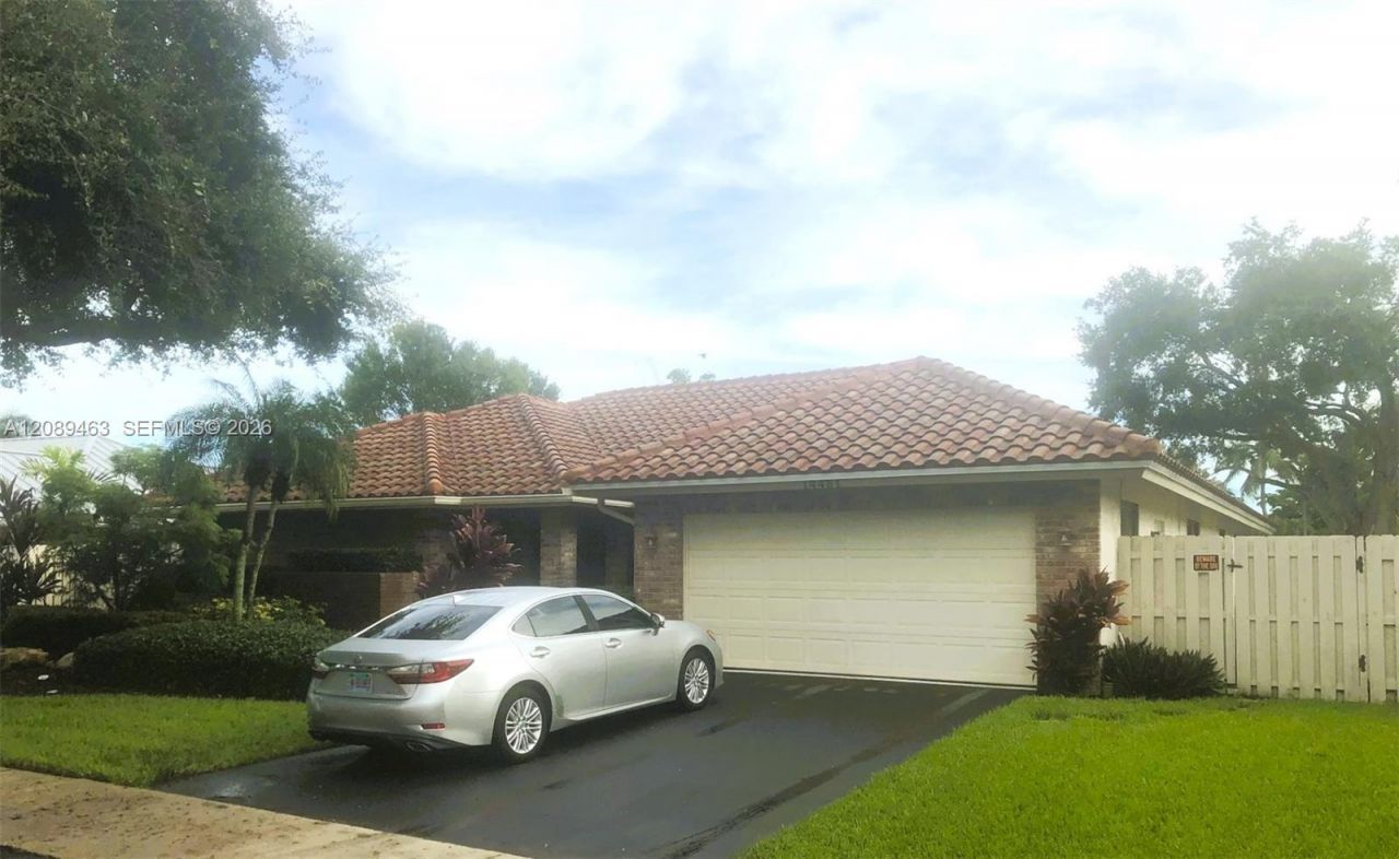 14481 Hickory Ct, Davie, FL 33325 Photo