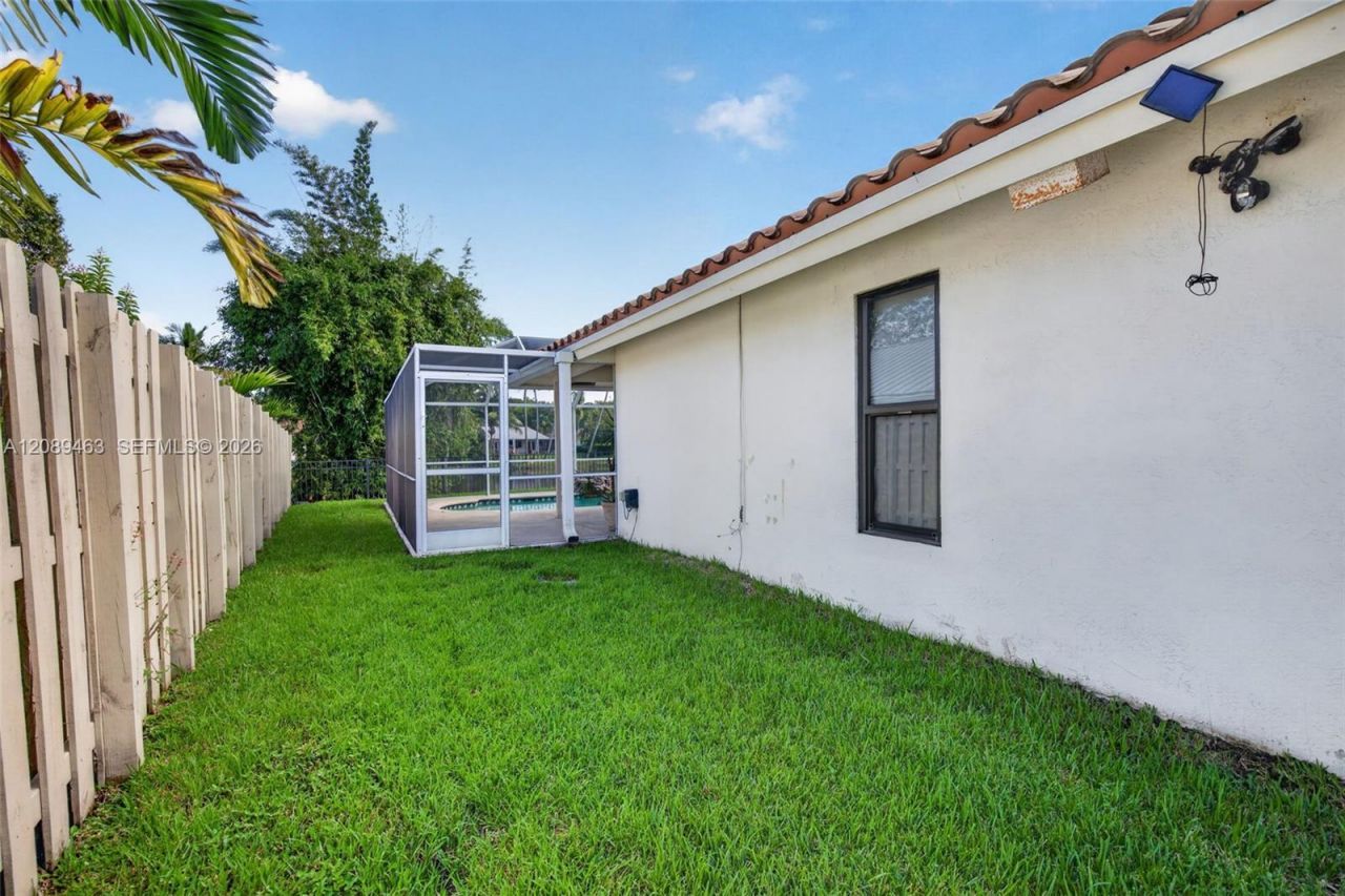 14481 Hickory Ct, Davie, FL 33325 Photo