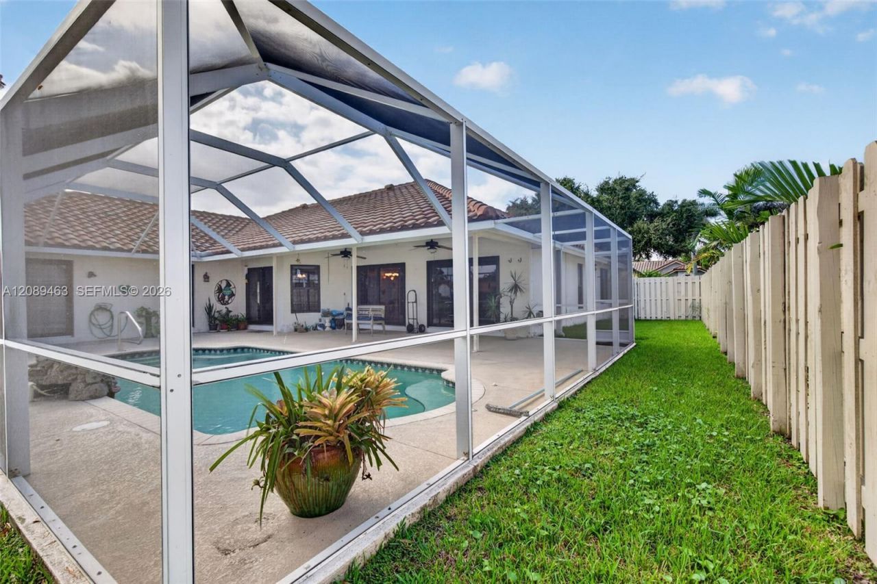 14481 Hickory Ct, Davie, FL 33325 Photo