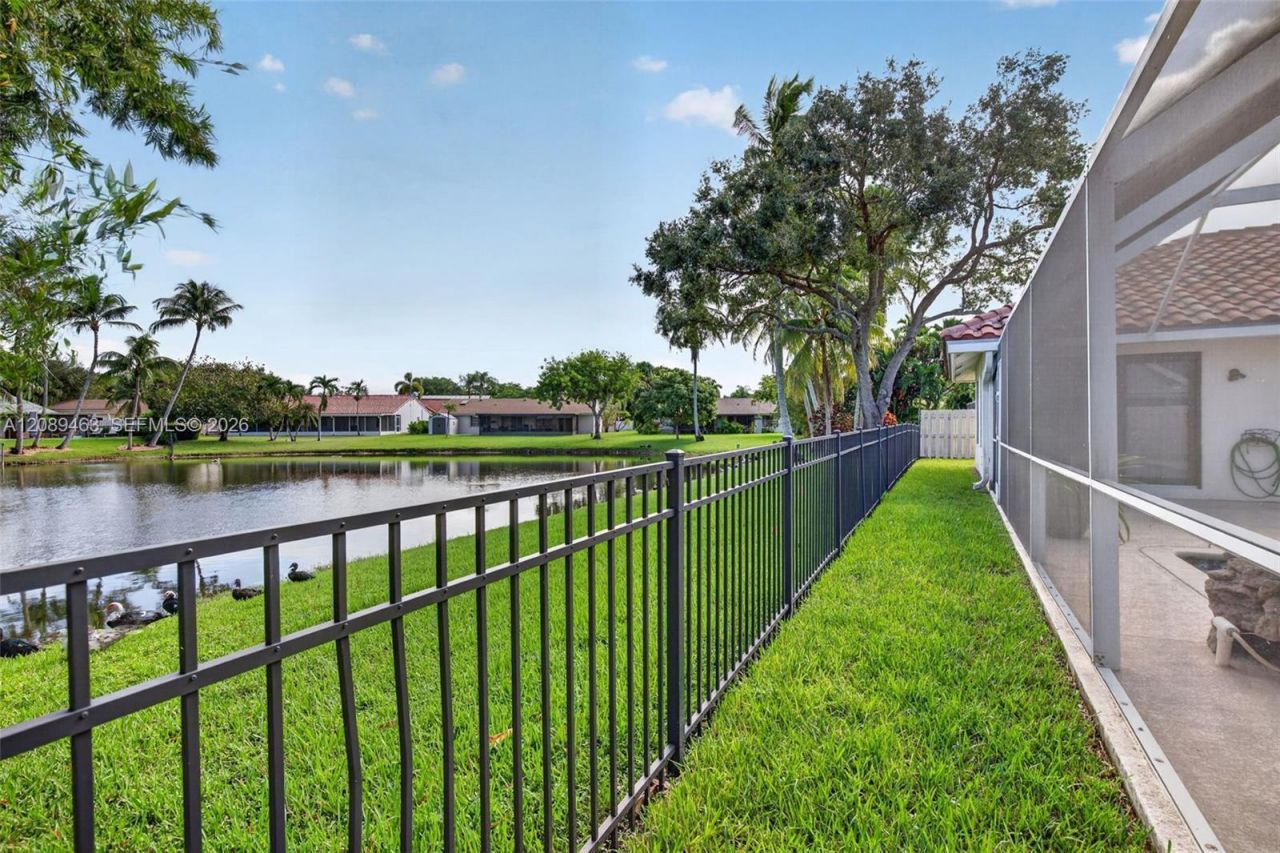 14481 Hickory Ct, Davie, FL 33325 Photo
