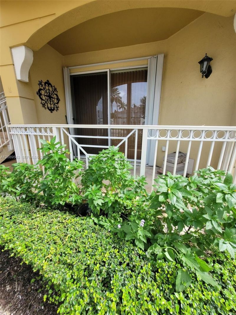 8906 W Flagler St, Unit 111, Miami, FL 33174 Photo