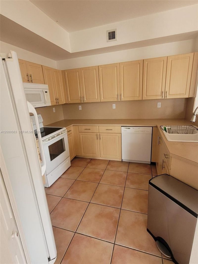 8906 W Flagler St, Unit 111, Miami, FL 33174 Photo