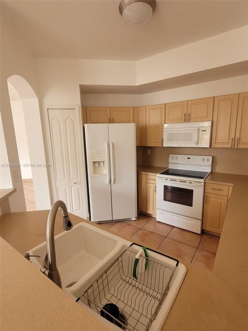 8906 W Flagler St, Unit 111, Miami, FL 33174 Photo