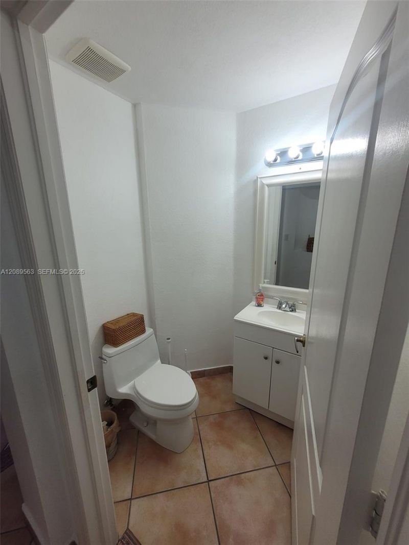 8906 W Flagler St, Unit 111, Miami, FL 33174 Photo