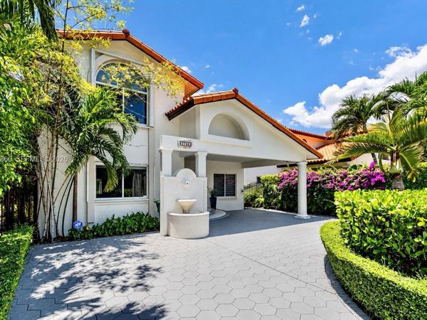 2740 SW 13th St , Miami, FL 33145