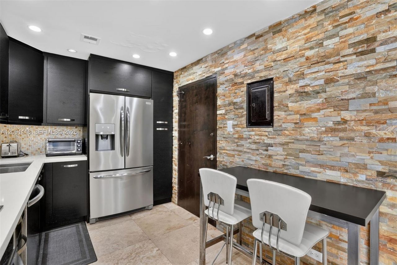 5601 Collins Ave, Unit 1716, Miami Beach, FL 33140 Photo