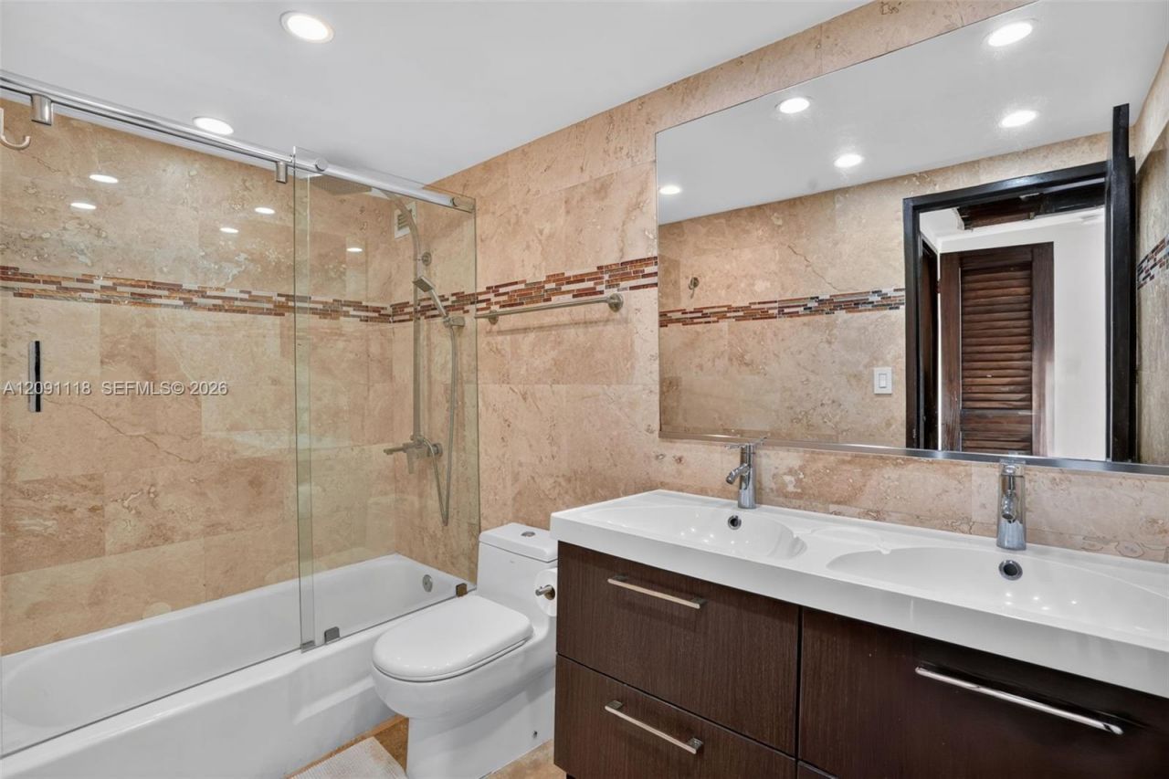 5601 Collins Ave, Unit 1716, Miami Beach, FL 33140 Photo