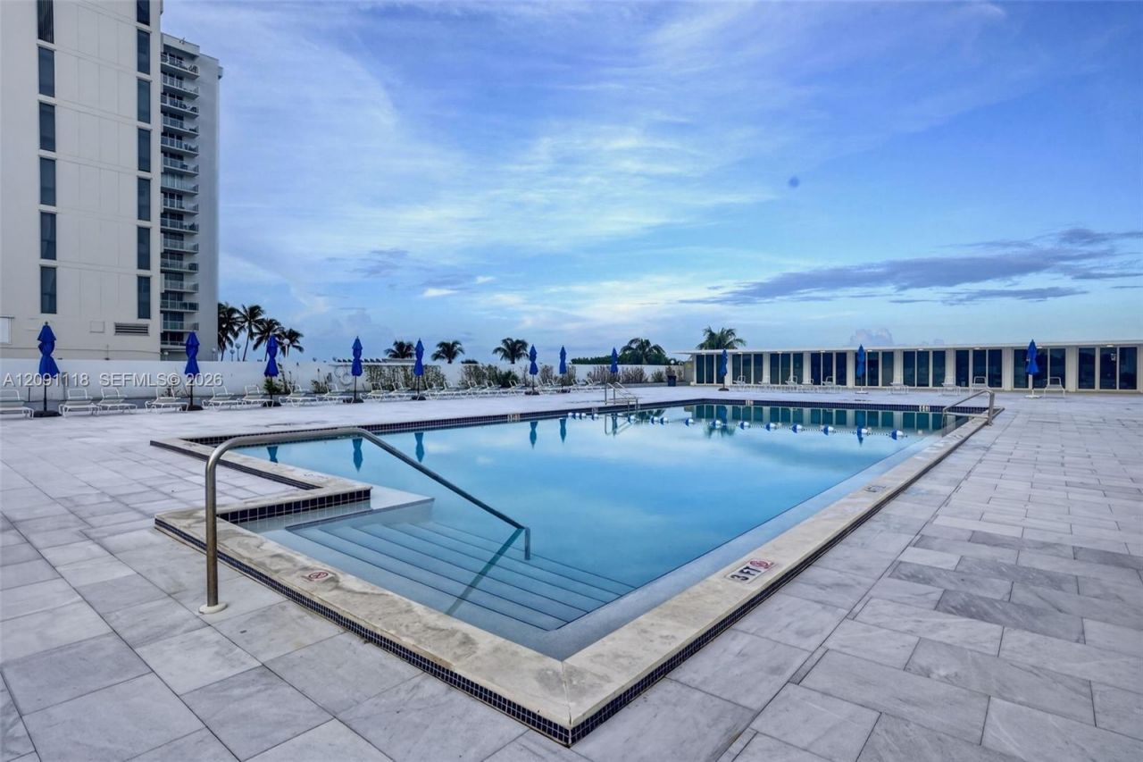 5601 Collins Ave, Unit 1716, Miami Beach, FL 33140 Photo