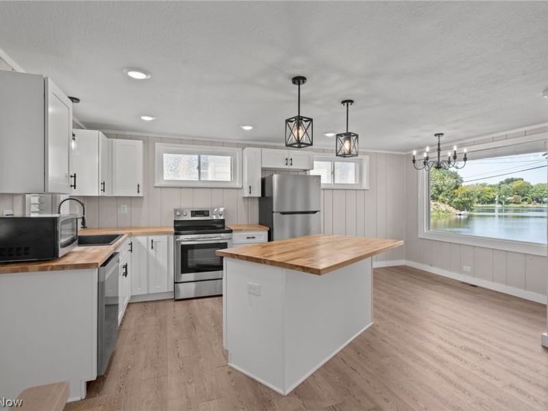 158 Oak Drive NW, North Canton, OH 44720 Photo 11