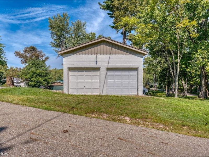 158 Oak Drive NW, North Canton, OH 44720 Photo 46