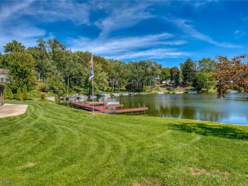 158 Oak Drive NW, North Canton, OH 44720 Photo 7