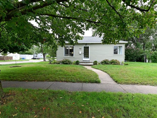 940 Grant Avenue, Grand Haven, MI 49417