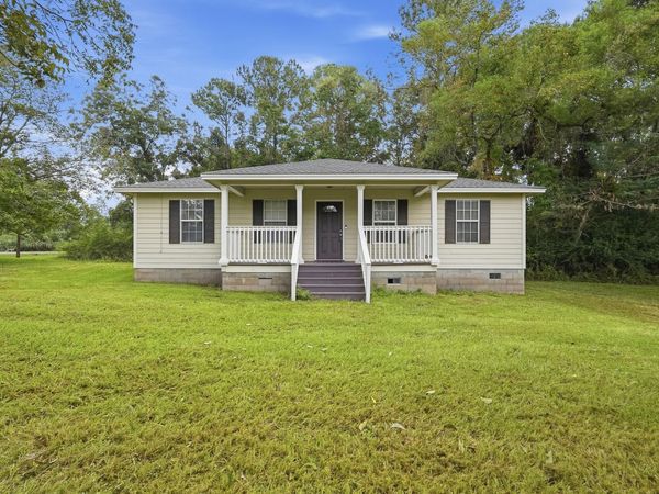 3894 Sunnyside Avenue, Laurel Hill, FL 32567