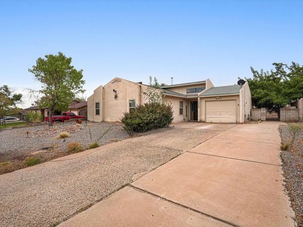 451 Stallion Road SE, Rio Rancho, NM 87124