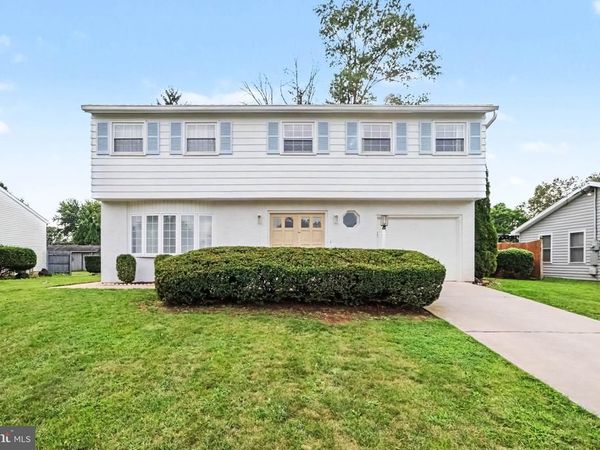 7 CENTER DRIVE , CAMP HILL, PA 17011
