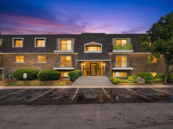 3850 S Parkway Drive , Unit 1G, Northbrook, IL 60062
