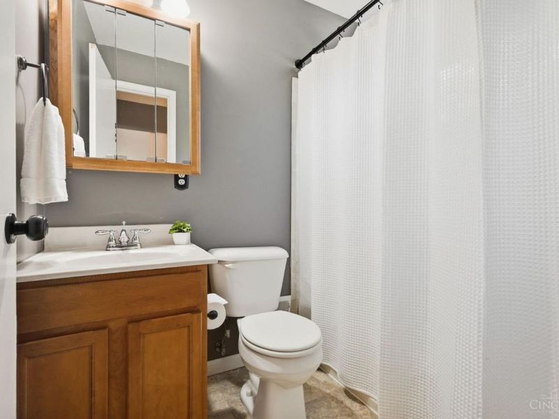 979 Hilliard Drive, Delhi Township, OH 45238 Photo 18