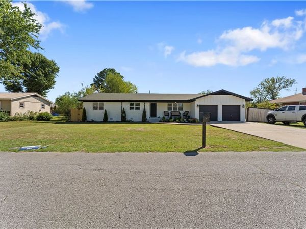1813 S J Street , Rogers, AR 72756