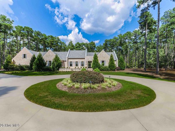 40 Cherry Hill Drive, Pinehurst, NC 28374