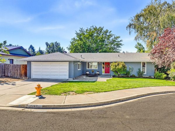 567 N Stoneham Circle, Medford, OR 97504