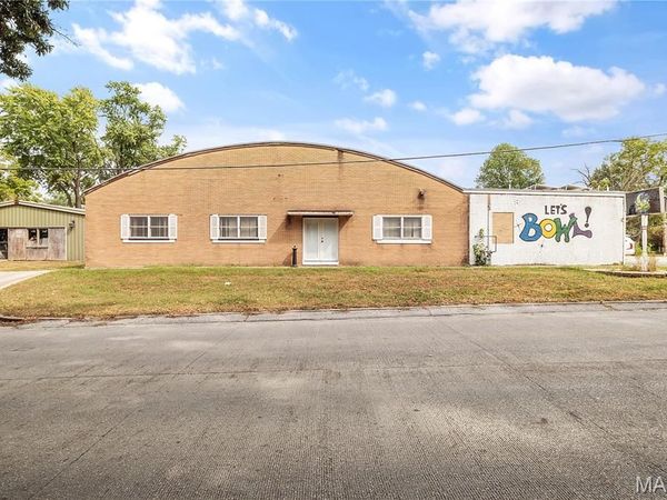 217 N Main Street , Hillsboro, IL 62049