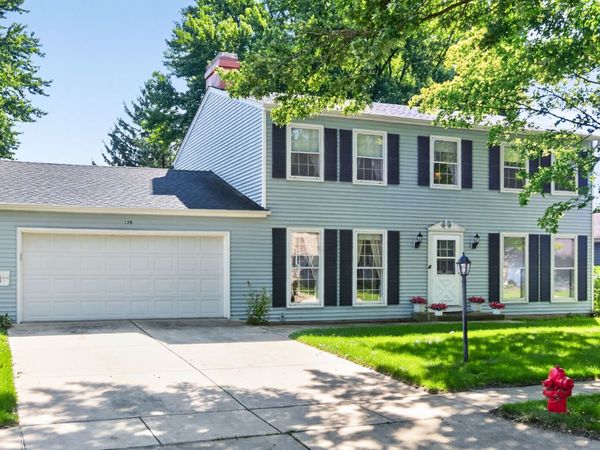 130 Ebbesen Drive , DeKalb, IL 60115