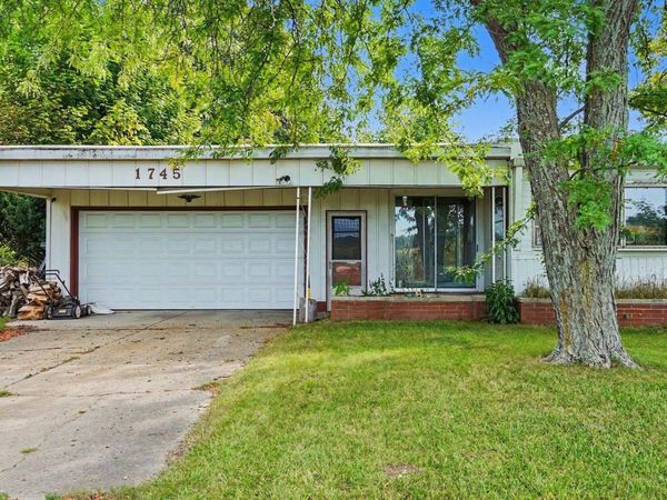 1745 Shepherd Road S, Mt Pleasant, MI 48858